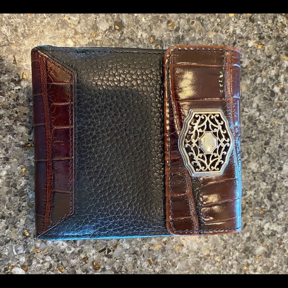 Women’s Leather Western Style Wallet